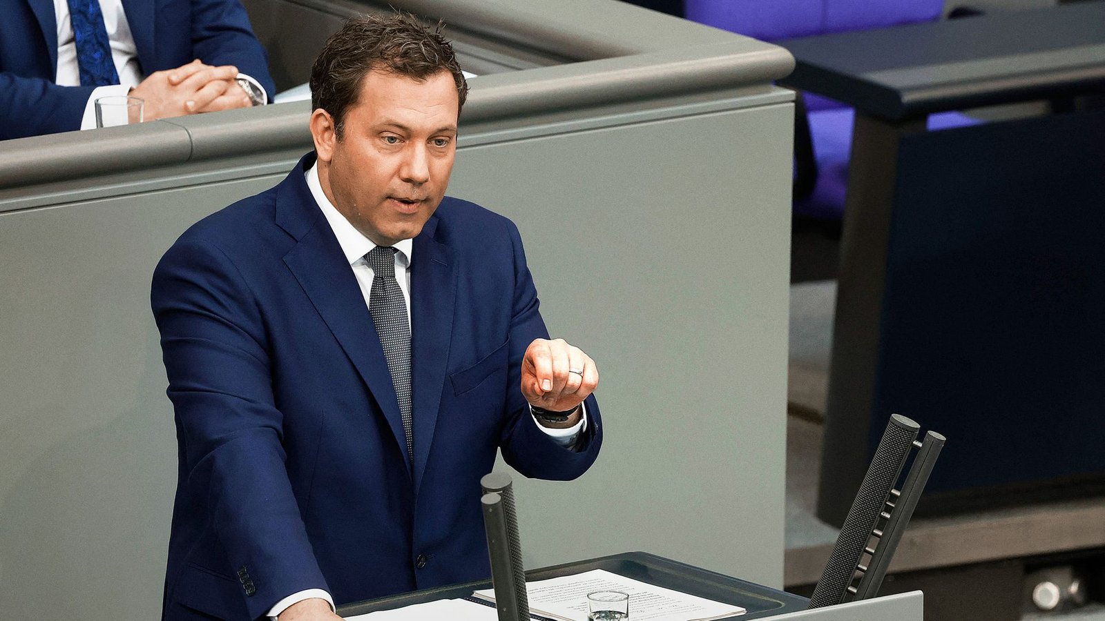 Bundesfinanzminister Lars Klingbeil hat eine Steuererhöhung vorgeschlagen.Foto: AFP Bundesfinanzminister Lars Klingbeil hat eine Steuererhöhung vorgeschlagen.Foto: AFP