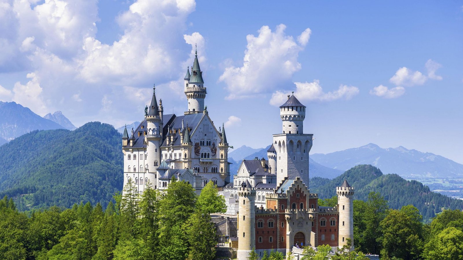 Jetzt Weltkulturerbe: das Schloss NeuschwansteinFoto: epd/Lilly Jetzt Weltkulturerbe: das Schloss NeuschwansteinFoto: epd/Lilly
