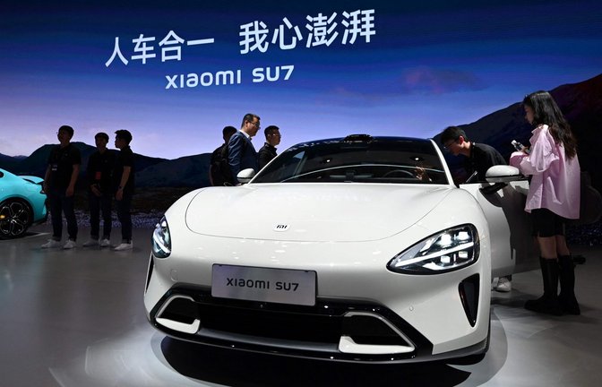 Das Elektroauto SU7 von Xiaomi, ausgestellt auf der Beijing Auto Show in Peking am 25. April 2024.<span class='image-autor'>Foto: AFP/JADE GAO</span>