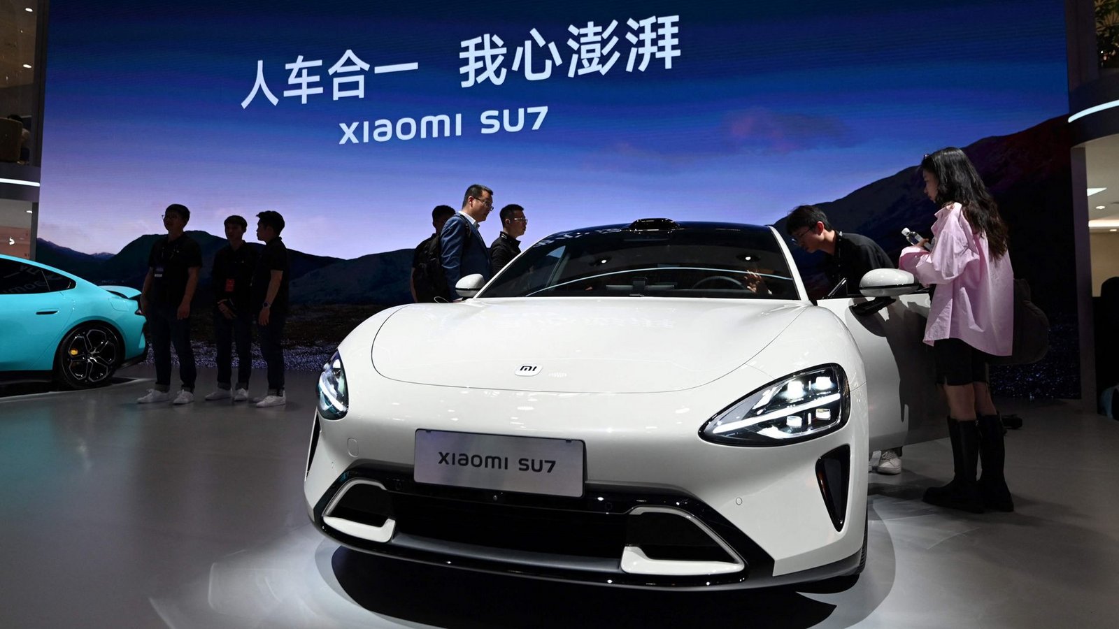 Das Elektroauto SU7 von Xiaomi, ausgestellt auf der Beijing Auto Show in Peking am 25. April 2024.Foto: AFP/JADE GAO