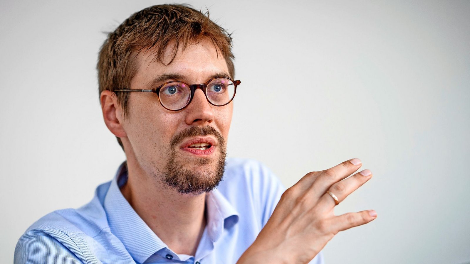 Der Finanzdezernent Fabian Peters muss den Etat der Landeskirche zusammenstreichen.Foto: Lichtgut/Christoph Schmidt Der Finanzdezernent Fabian Peters muss den Etat der Landeskirche zusammenstreichen.Foto: Lichtgut/Christoph Schmidt
