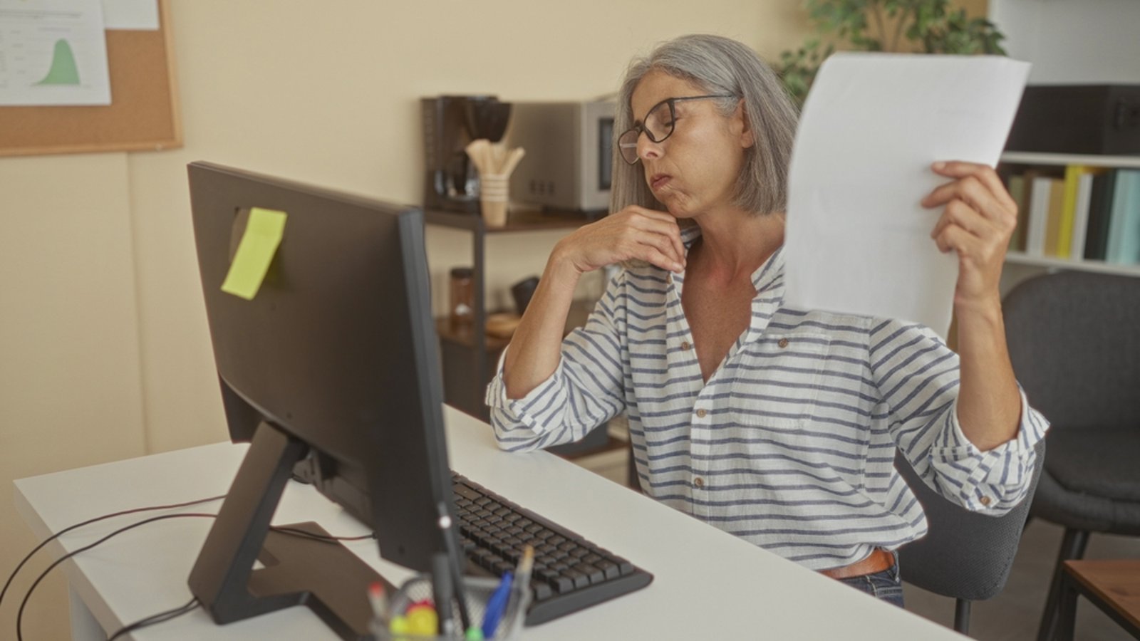 Was gilt, wenn es im Büro sehr warm wird?Foto: Krakenimages.com/ Shutterstock