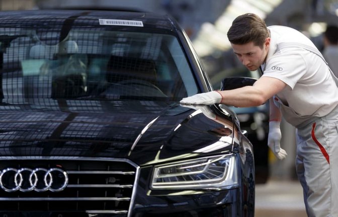 Man darf gespannt sein, ob die Lockerung des Verbrenner-Aus Jobs im Audi-Werk in Neckarsulm sichert.<span class='image-autor'>Ronald Wittek/dpa</span>