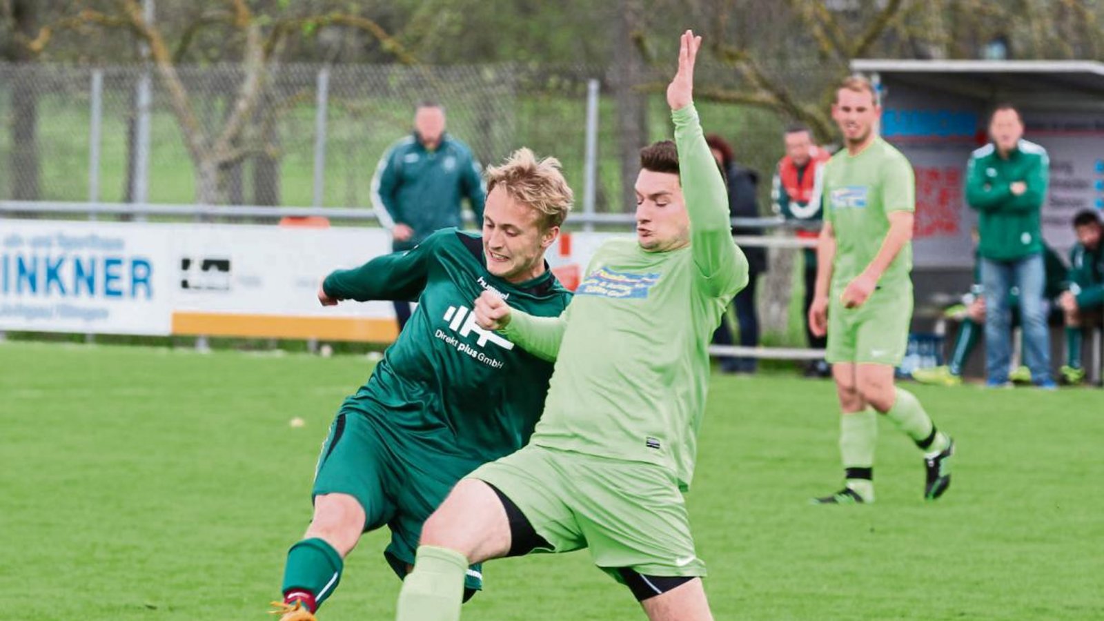 Thomas Schneider (links) zieht gegen den Gemmrigheimer Andreas Joos ab. Für den Sersheimer ist es am Sonntag fast ein Endspiel. Foto: Nachreiner