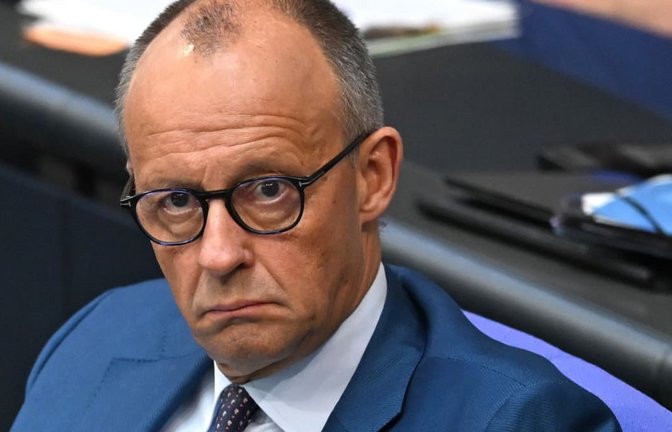 Friedrich Merz steht angeblich auf einer iranischen „Vergeltungsliste“. Deutsche Sicherheitspolitiker warnen deshalb vor möglichen Angriffen iranischer Netzwerke in Europa.<span class='image-autor'>Elisa Schu/dpa</span>