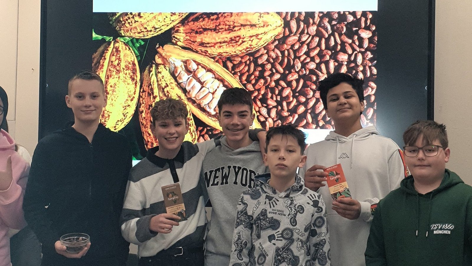 Schokoladiger Unterricht mit Tiefgang: die Siebtklässler der Ferdinand-Steinbeis-Realschule. Foto: p Schokoladiger Unterricht mit Tiefgang: die Siebtklässler der Ferdinand-Steinbeis-Realschule. Foto: p