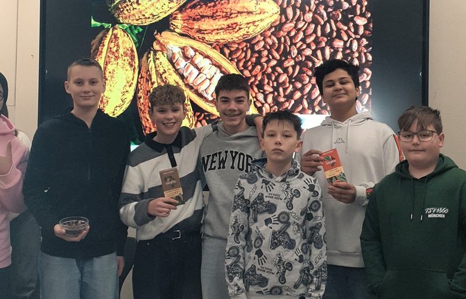 Schokoladiger Unterricht mit Tiefgang: die Siebtklässler der Ferdinand-Steinbeis-Realschule. Foto: p