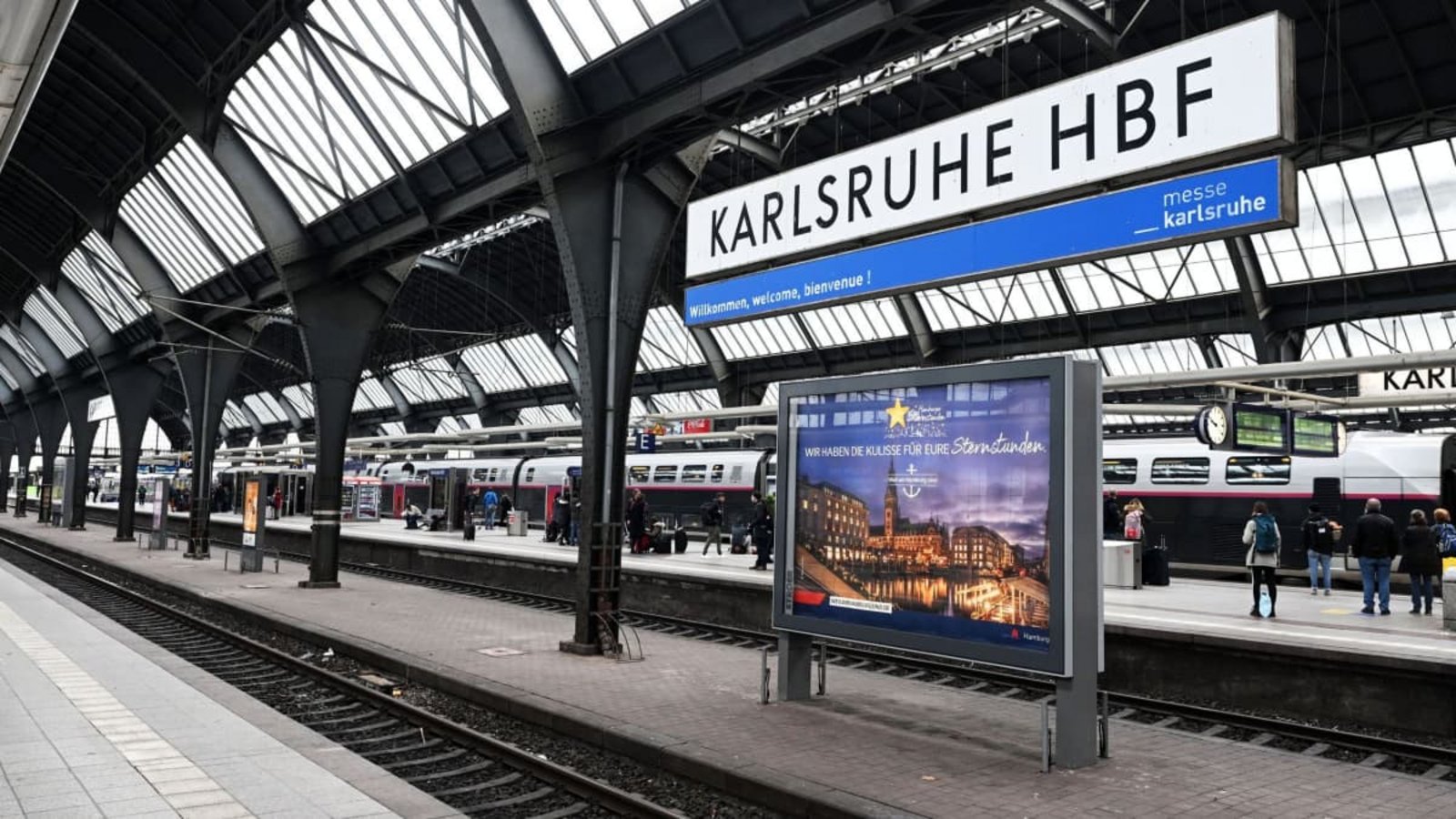 Zunächst ging nichts mehr am Bahnhof in Karlsruhe.Uli Deck/dpa
