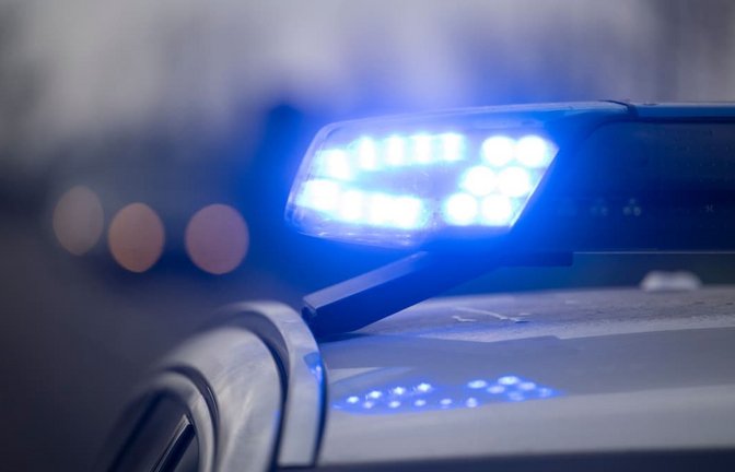 Der 53-Jährige starb noch an der Unfallstelle. (Symbolbild)<span class='image-autor'>Marijan Murat/dpa</span>