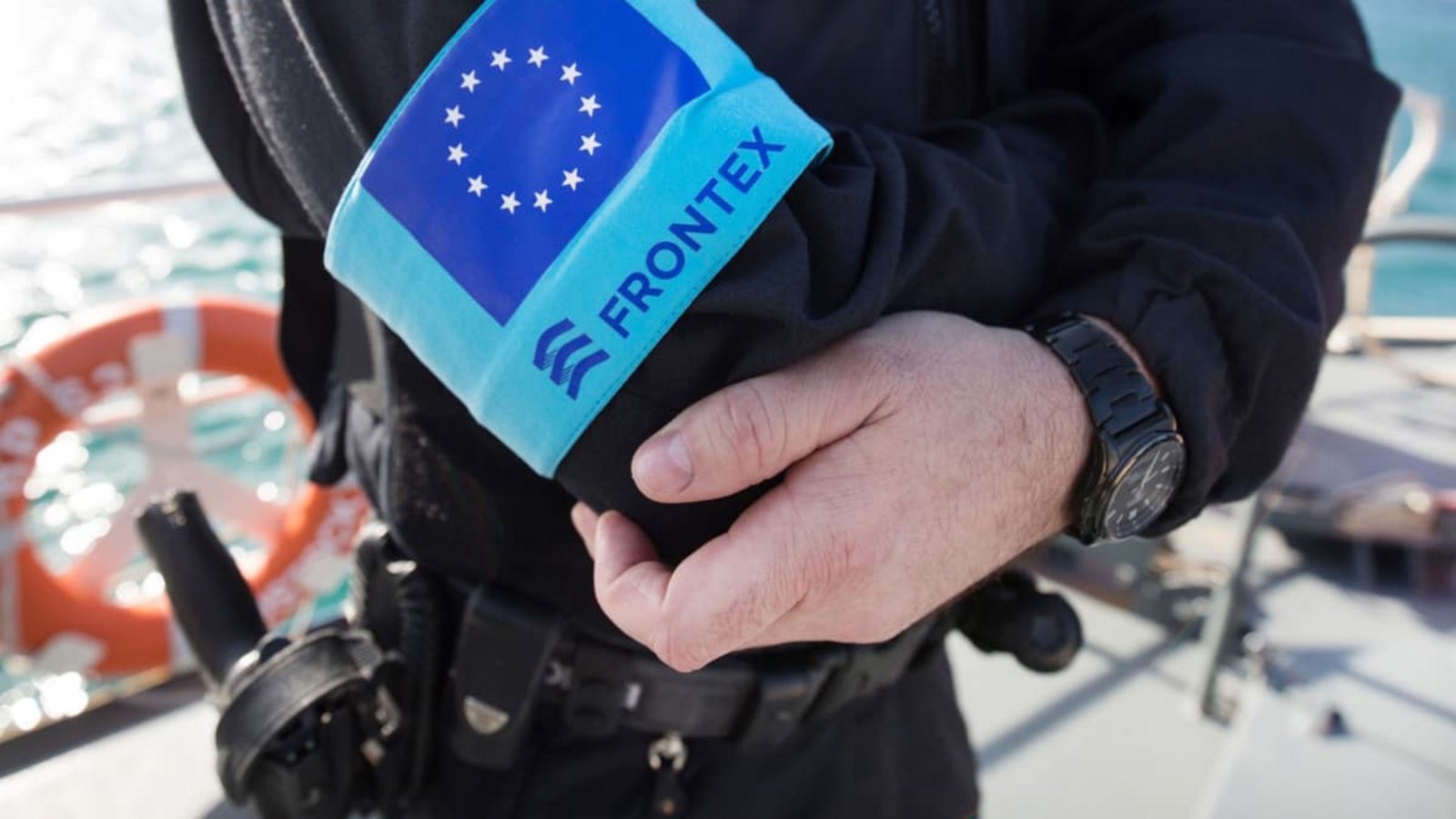 Die EU-Agentur Frontex soll Europas Grenzen schützen. Ihre Befugnisse sollen nach dem Willen der EU-Kommission in Zukunft noch einmal ausgeweitet werden.Christian Charisius/dpa