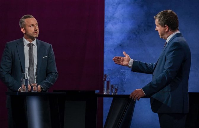 Ulrich Siegmund (l), Spitzenkandidat der AfD, und Sven Schulze (r), Ministerpräsident von Sachsen-Anhalt und Spitzenkandidat der CDU, diskutieren in der MDR-Wahlarena während der Sendung "Fakt ist!".<span class='image-autor'>Klaus-Dietmar Gabbert/dpa</span>