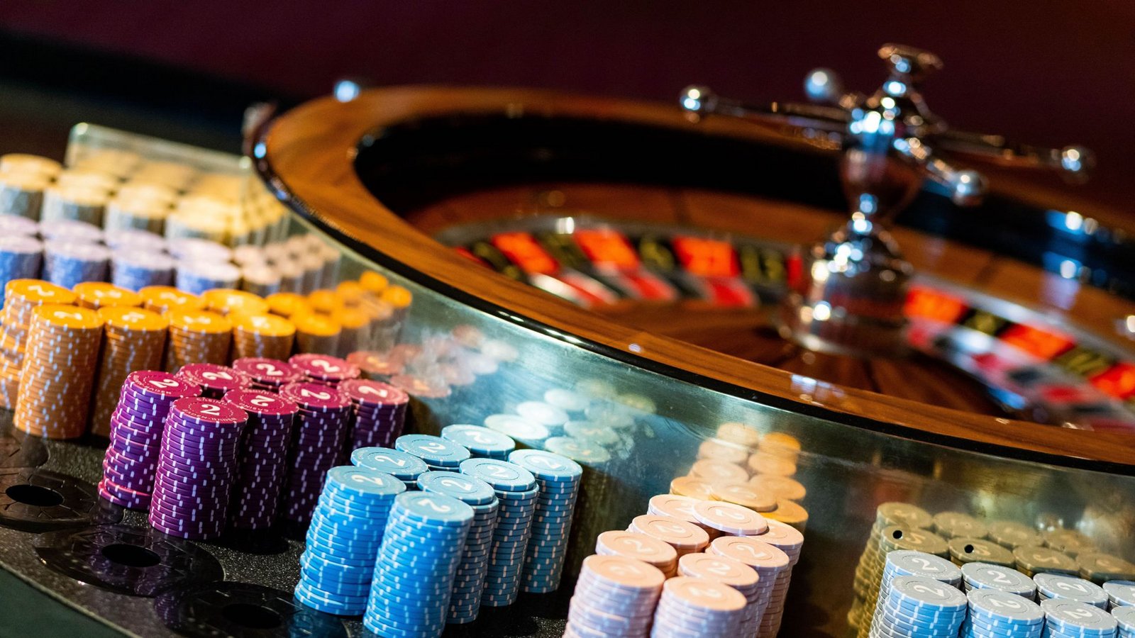 Ein Spieltisch mit Spielchips für Roulette steht im Kasino Baden-Baden (Archivbild).Foto: Philipp von Ditfurth/dpa Ein Spieltisch mit Spielchips für Roulette steht im Kasino Baden-Baden (Archivbild).Foto: Philipp von Ditfurth/dpa