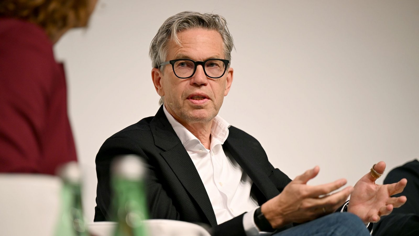 Raus aus dem guten alten DSL-Internet, fordert Vodafone-Deutschlandchef Marcel de Groot.Foto: Wolf von Dewitz/dpa