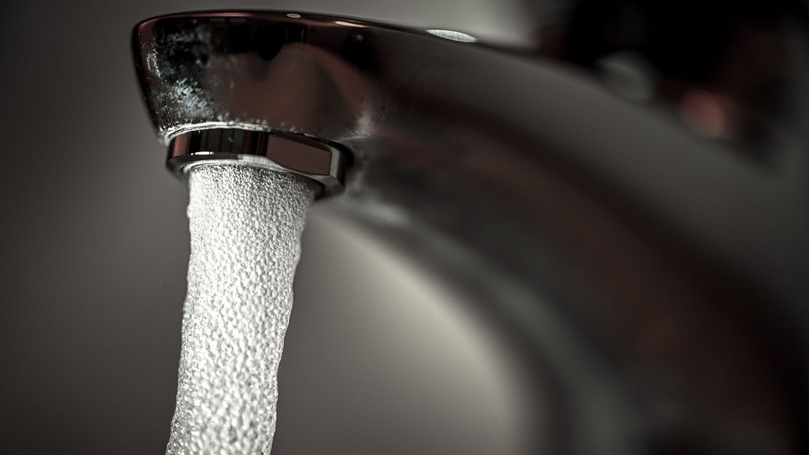 Hahn zu: Wir sollten mit Trinkwasser sparsam umgehen, rät der Deutsche Städtetag.Foto: dpa/Felix Kästle Hahn zu: Wir sollten mit Trinkwasser sparsam umgehen, rät der Deutsche Städtetag.Foto: dpa/Felix Kästle
