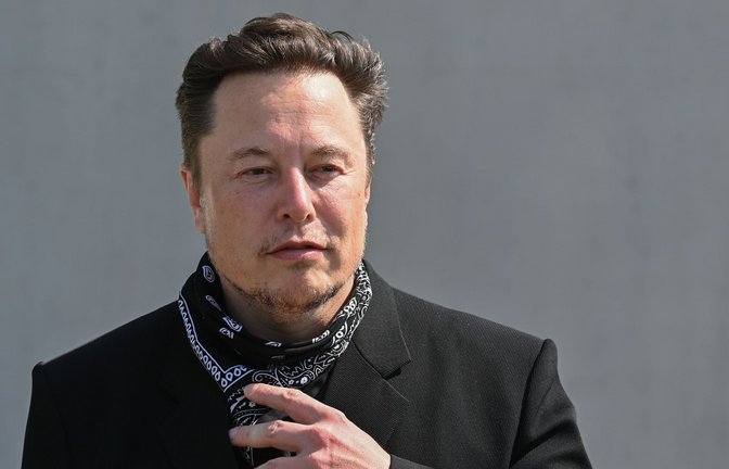 Elon Musk bei einem Pressetermin auf dem Gelände der Tesla Gigafactory in Grünheide.<span class='image-autor'>Foto: Patrick Pleul/dpa Pool/dpa</span>