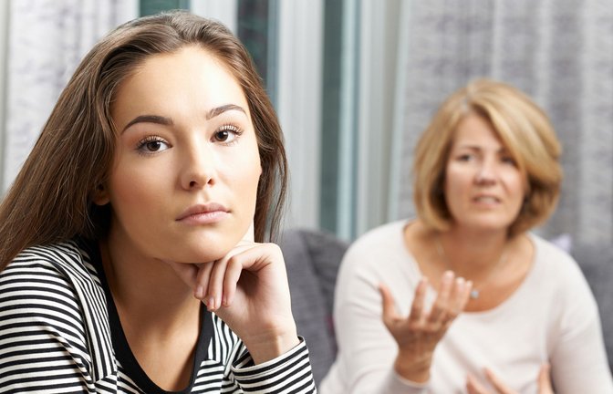 Einmal Kind, immer Kind. In Familien werden Konflikte oft über Jahrzehnte ausgetragen.<span class='image-autor'>Foto: imago /HighwayStarz</span>