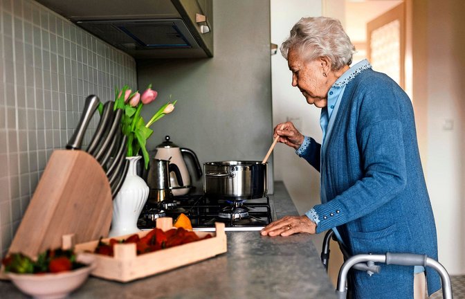 Ältere Menschen sollen so lange wie möglich daheim wohnen.<span class='image-autor'>Foto: www.imago-images.de/IMAGO</span>