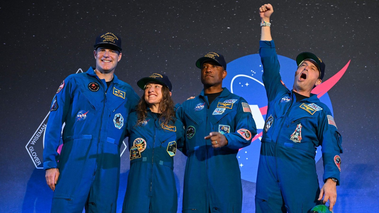 „Für immer verbunden“: Die Nasa-Astronauten Jeremy Hansen, Christina Koch, Victor Glover und Reid Wiseman (von links) beim ersten öffentlichen Auftritt nach ihrer Rückkehr.Foto: AFP