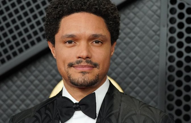Trevor Noah moderiert zum sechsten und letzten Mal die Grammy-Verleihung.<span class='image-autor'>Foto: Jordan Strauss/Invision/AP/dpa</span>