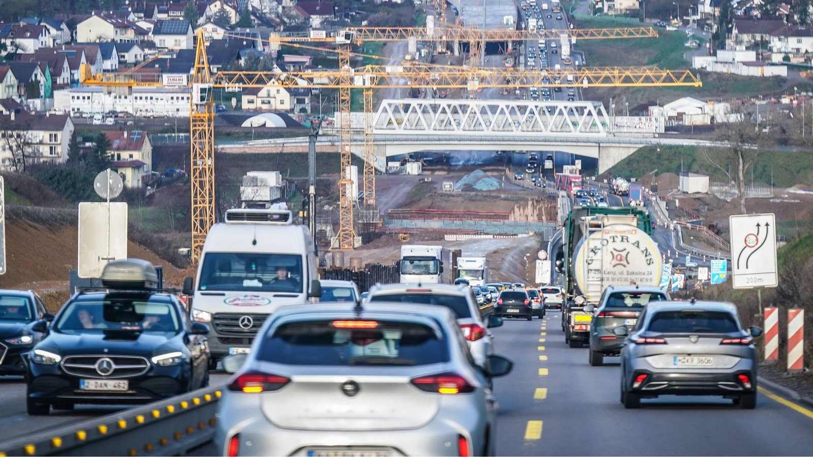 Stau bei Pforzheim – das typische Bild auf der A8 (Archivbild).Foto: www.imago-images.de/IMAGO/JOERAN STEINSIEK