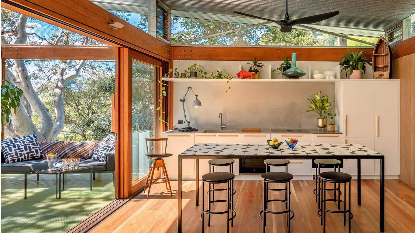 Wohnen im Einklang mit der Natur: CPLUSC Architekten und ihr Projekt „Balmy Palmy“, Palm Beach, Sydney, Australien. Weitere Wohnbeispiele finden sich im Buch „Sustainable Living“.Foto: © Murray Fredericks/Taschen Verlag Wohnen im Einklang mit der Natur: CPLUSC Architekten und ihr Projekt „Balmy Palmy“, Palm Beach, Sydney, Australien. Weitere Wohnbeispiele finden sich im Buch „Sustainable Living“.Foto: © Murray Fredericks/Taschen Verlag