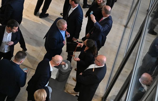 Abgeordnete stimmen im Bundestag über Anträge zu nicht-invasiven Pränataltests (NIPT) ab.<span class='image-autor'>Michael Brandt/dpa</span>