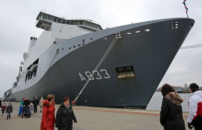 Ein Gericht hat nach dem Vorfall auf dem Marineschiff Strafen verhängt. (Symbolbild)<span class='image-autor'>picture alliance / dpa</span>
