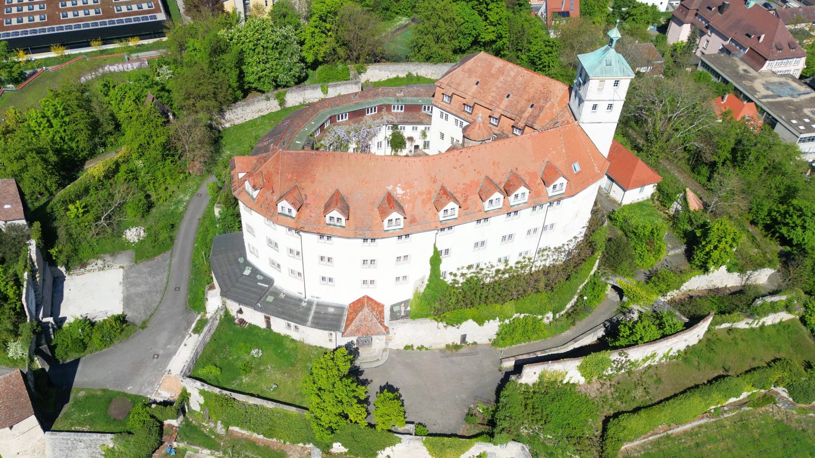 Das Vaihinger Schloss Kaltenstein gehört dem Land Baden-Württemberg, soll aber in ein privat geführtes Hotel umgebaut werden. Dabei gibt es einige Hürden. Archivfoto: VKZ/Küppers