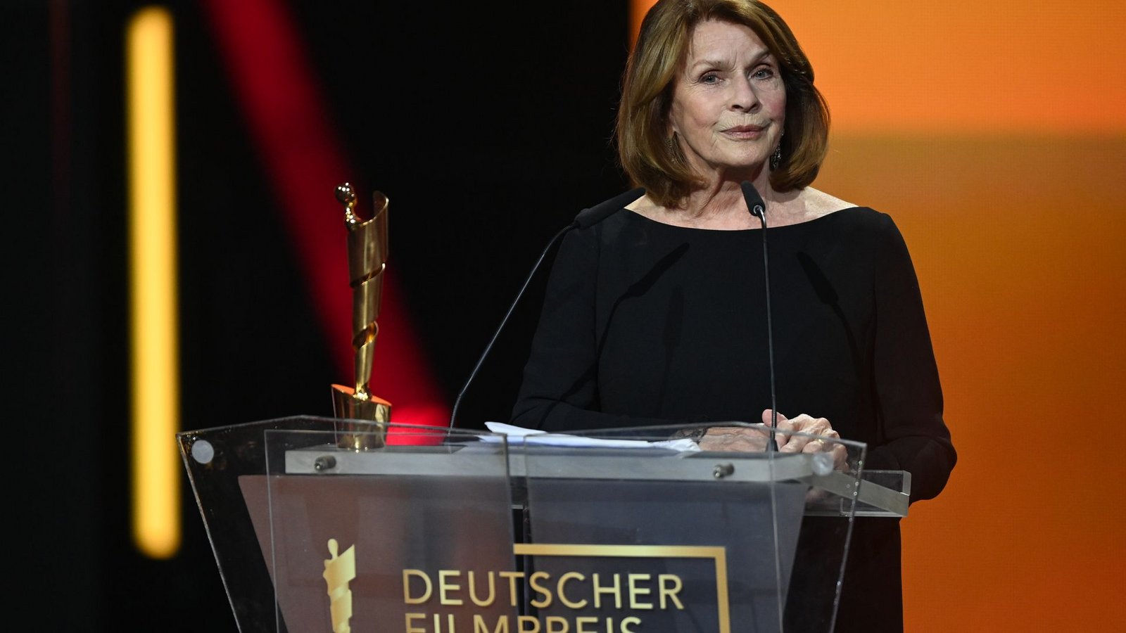 Senta Berger hat im Laufe ihrer Schauspielkarriere schon viele Preise erhalten. (Archivbild)Foto: Soeren Stache/dpa Senta Berger hat im Laufe ihrer Schauspielkarriere schon viele Preise erhalten. (Archivbild)Foto: Soeren Stache/dpa