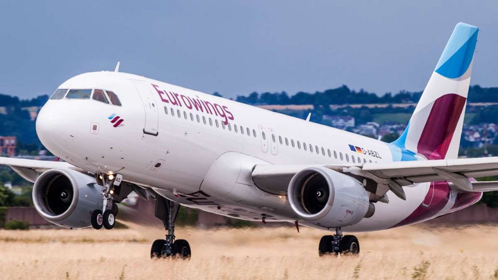 Aus einer seitlichen Entfernung von 300 Metern bringt es ein Airbus 320 beim Start auf 85 dB.Foto: Christoph Schmidt/dpa Aus einer seitlichen Entfernung von 300 Metern bringt es ein Airbus 320 beim Start auf 85 dB.Foto: Christoph Schmidt/dpa