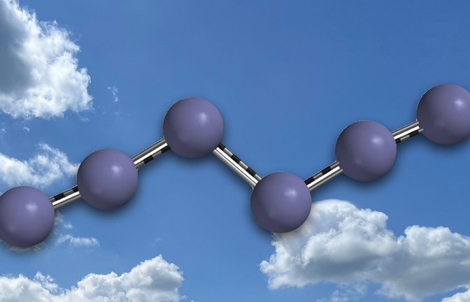 Hexastickstoff ist extrem energiereich und zerfällt rückstandslos zu Stickstoff, einem Bestandteil unserer Atemluft.<span class='image-autor'>Foto: Peter R. Schreiner</span>