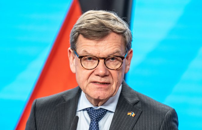 Außenminister Johann Wadephul muss, wie viele andere Minister auch, in seinem Etat den Rotstift ansetzen.<span class='image-autor'>Foto: Michael Kappeler/dpa</span>