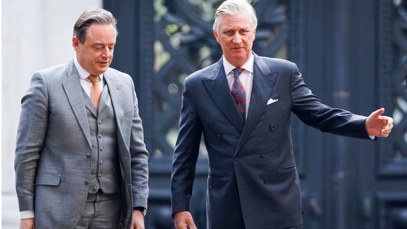 Verhandlungsführer Bart de Wever (links) kann Belgiens König Philippe keine guten Nachrichten überbringen. Die Parteien können sich nicht auf eine Koalition einigen.Foto: AFP/BENOIT DOPPAGNE Verhandlungsführer Bart de Wever (links) kann Belgiens König Philippe keine guten Nachrichten überbringen. Die Parteien können sich nicht auf eine Koalition einigen.Foto: AFP/BENOIT DOPPAGNE
