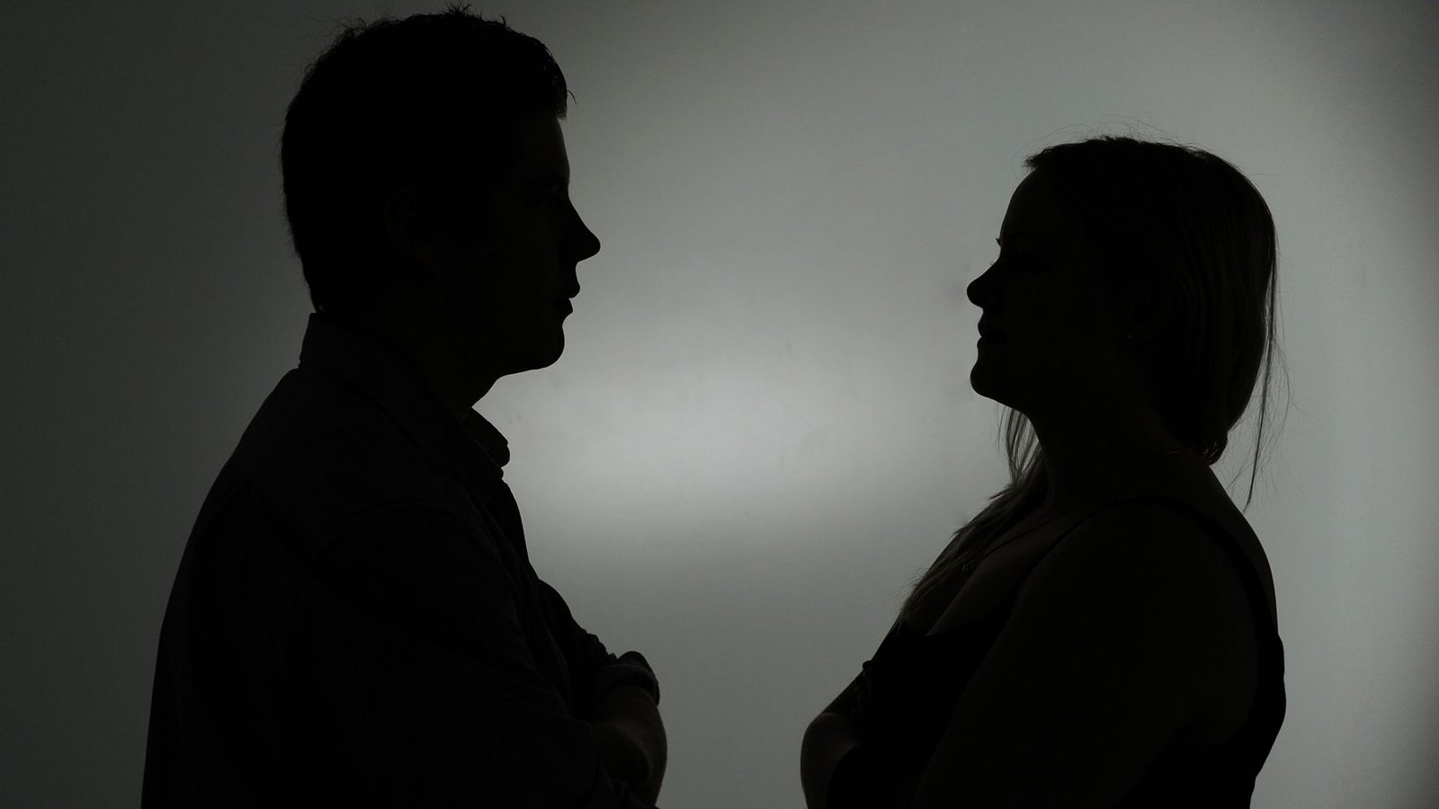 Laut einer neuen YouGov-Umfrage nehmen viele Deutsche den Umgangston heute rauer wahr als vor fünf Jahren. (Symbolbild)Foto: picture alliance / dpa