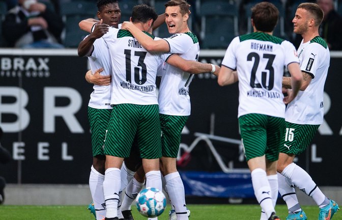 Die Spieler von Borussia Mönchengladbach feiern das 1:0 gegen RB Leipzig.<span class='image-autor'>Foto: Marius Becker/dpa</span>