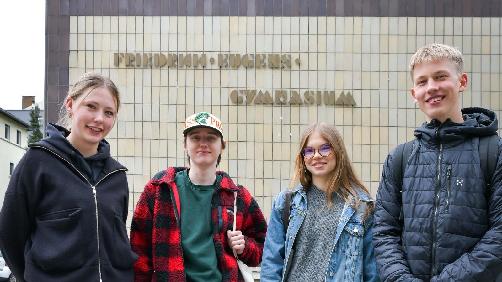 Erleichterung bei den Jugendlichen am FEG: Der erste Klausurentag ist vorbei.Foto: MAX KOVALENKO