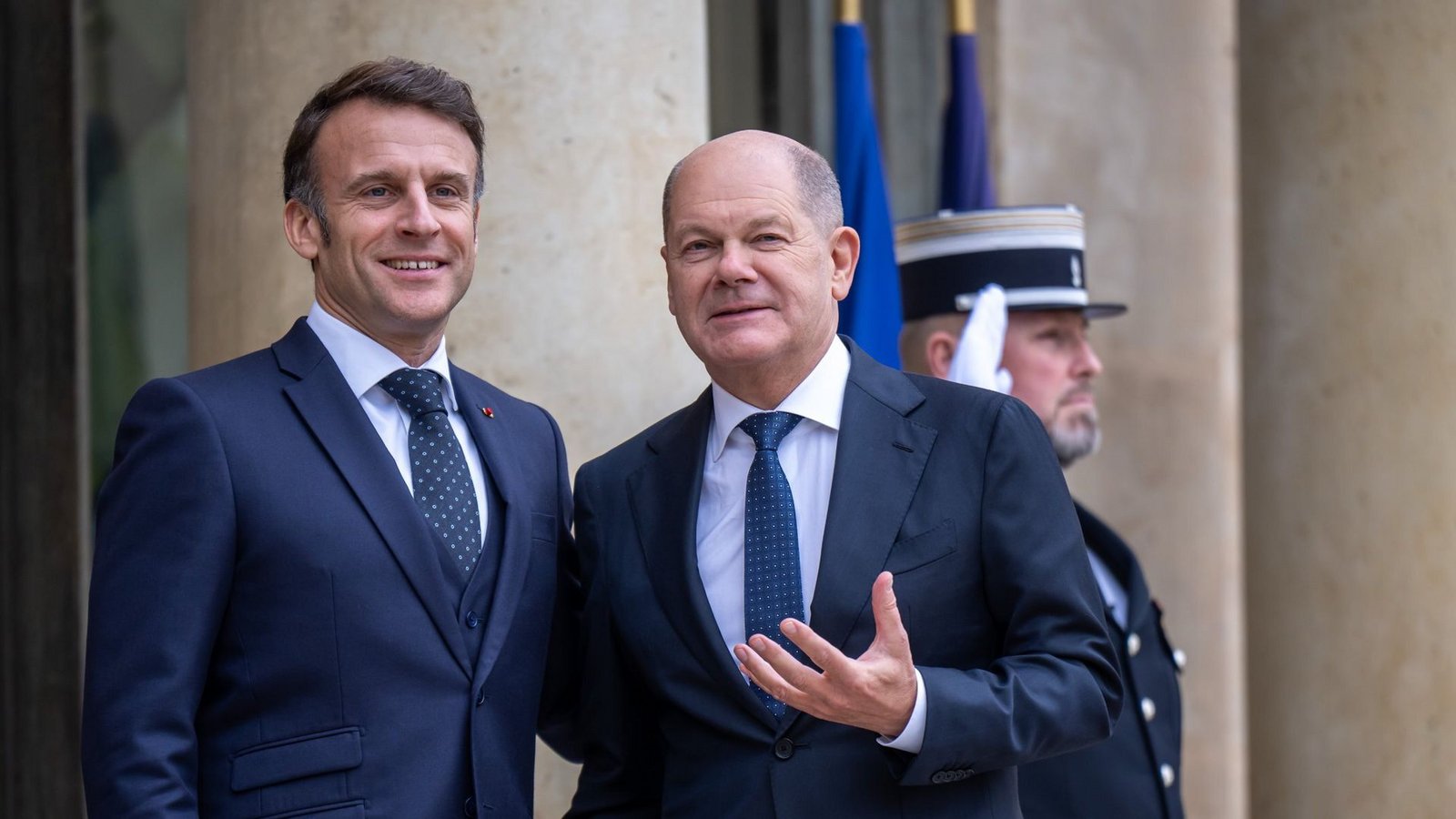 Betonte Harmonie: Kanzler Scholz zu Besuch bei Frankreichs Präsident Macron in Paris.Foto: dpa/Michael Kappeler Betonte Harmonie: Kanzler Scholz zu Besuch bei Frankreichs Präsident Macron in Paris.Foto: dpa/Michael Kappeler