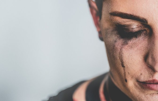In Deutschland wird jede dritte Frau mindestens einmal in ihrem Leben Opfer von physischer und/oder sexualisierter Gewalt (Symbolbild).<span class='image-autor'>Foto: Andreas Reiner</span>