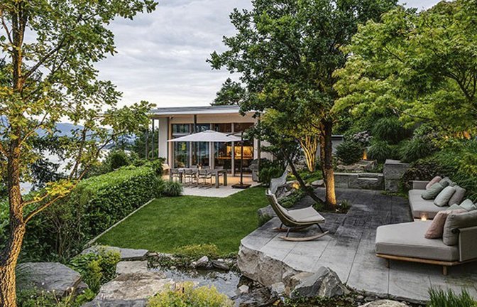 Der Gewinnergarten 2026: Daniel Berg GmbH unter der Überschrift „Der Garten als ideale Fortsetzung einer Landschaft“ mit seinem Projekt in Weggis im Schweizer Kanton Luzern.<span class='image-autor'>Foto: Fer­di­nand Graf Luck­ner/Verlag</span>