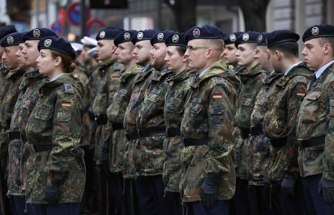 Die JA versucht gezielt, Bundeswehrangehörige als Mitglieder anzuwerben. (Symbolfoto)<span class='image-autor'>Foto: AFP/DANIEL ROLAND</span>