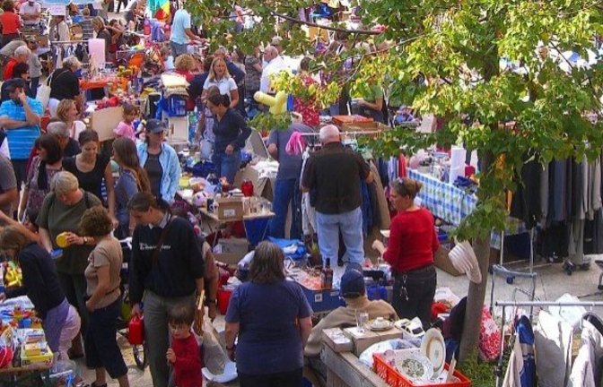 Beim Flohmarkt ist viel los. Foto: p