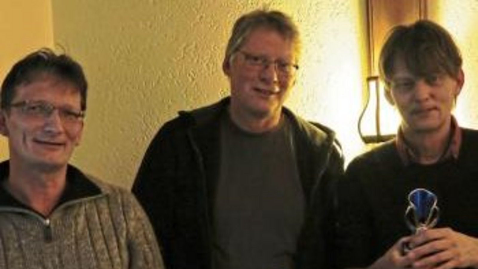 Die neuen Vereinsmeister der Hohenhaslacher Drachen- und Gleitschirmflieger: Thomas Eisel (von links), Bernd Ziebart und Bernhard Schreiber.  Foto: p