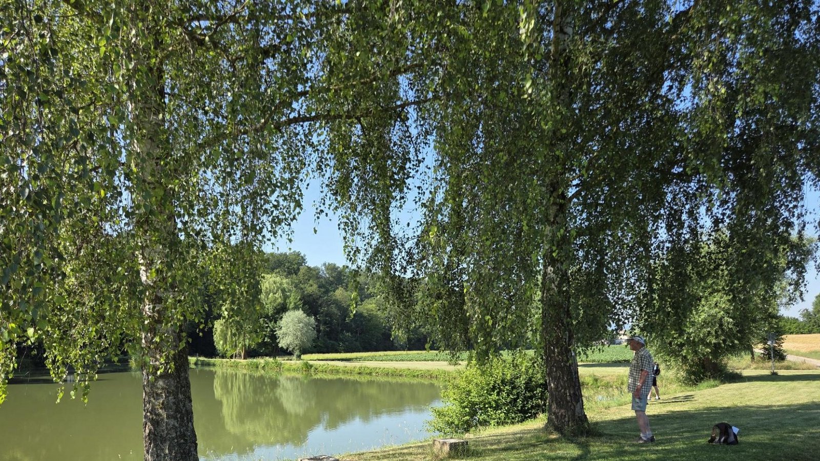 Am Karpfenteich gibt es eine Getränkestation. Fotos: Blessing Am Karpfenteich gibt es eine Getränkestation. Fotos: Blessing