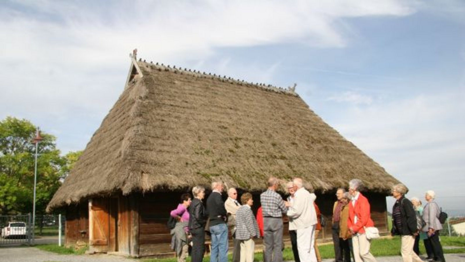 Das Dach des Keltenhauses soll erneuert werden. Foto: Rostek Das Dach des Keltenhauses soll erneuert werden. Foto: Rostek