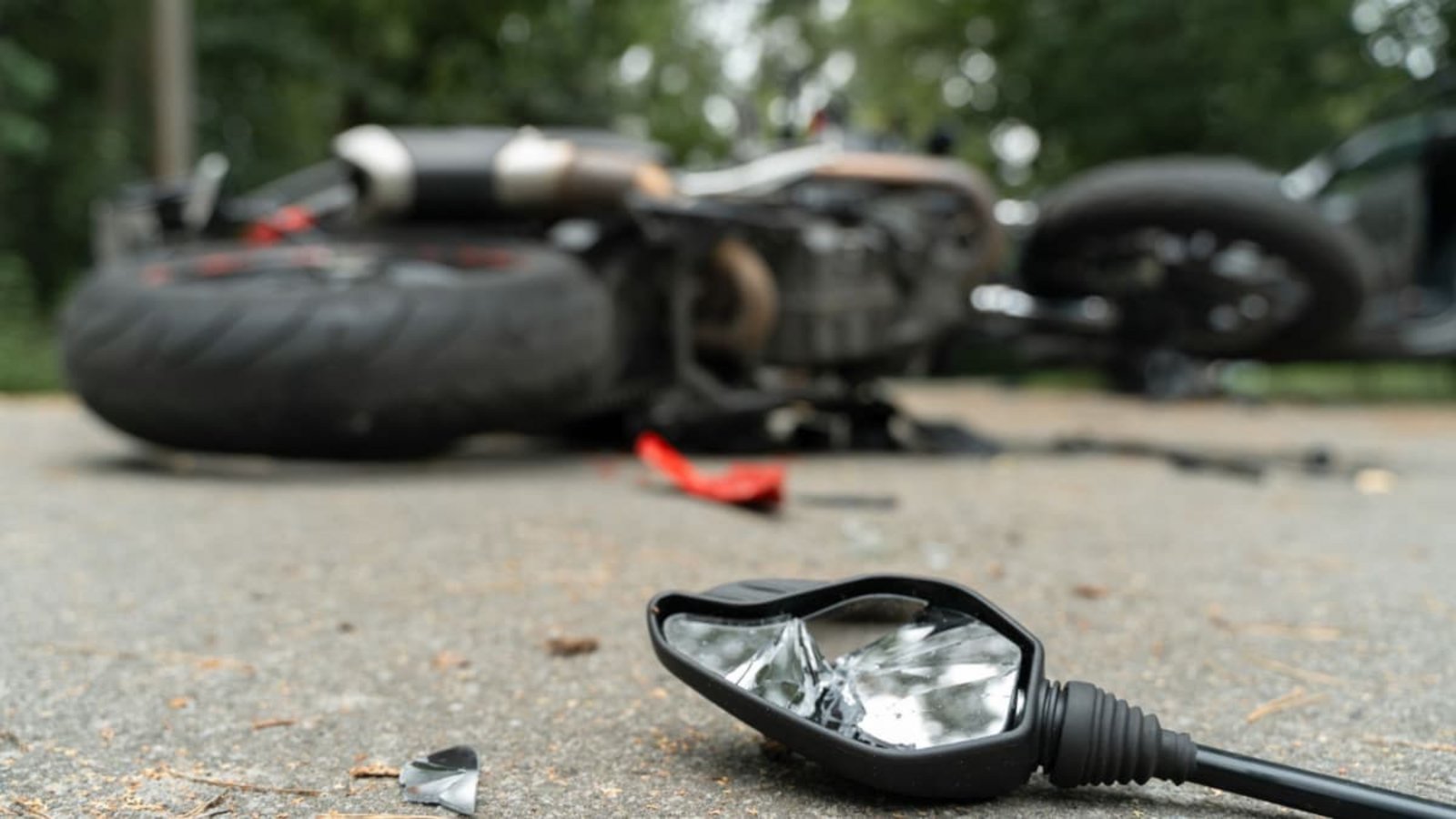 Der Sachschaden beläuft sich nach Polizeiangaben auf insgesamt mehr als 4000 Euro (Symbolfoto).Shutterstock Der Sachschaden beläuft sich nach Polizeiangaben auf insgesamt mehr als 4000 Euro (Symbolfoto).Shutterstock