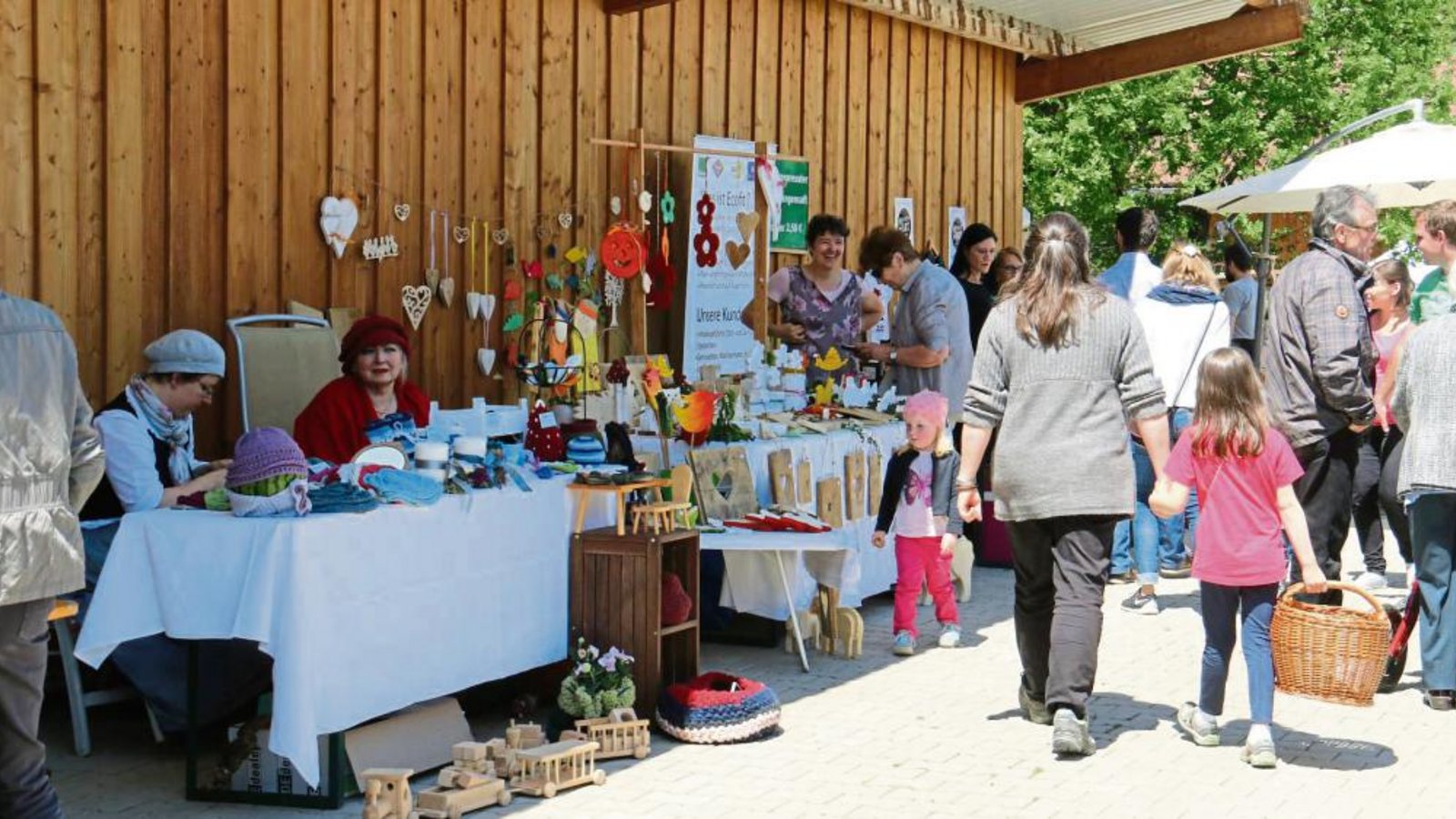 Beim Regional- und Kunsthandwerkermarkt präsentieren sich 18 Aussteller.  Fotos: Rücker