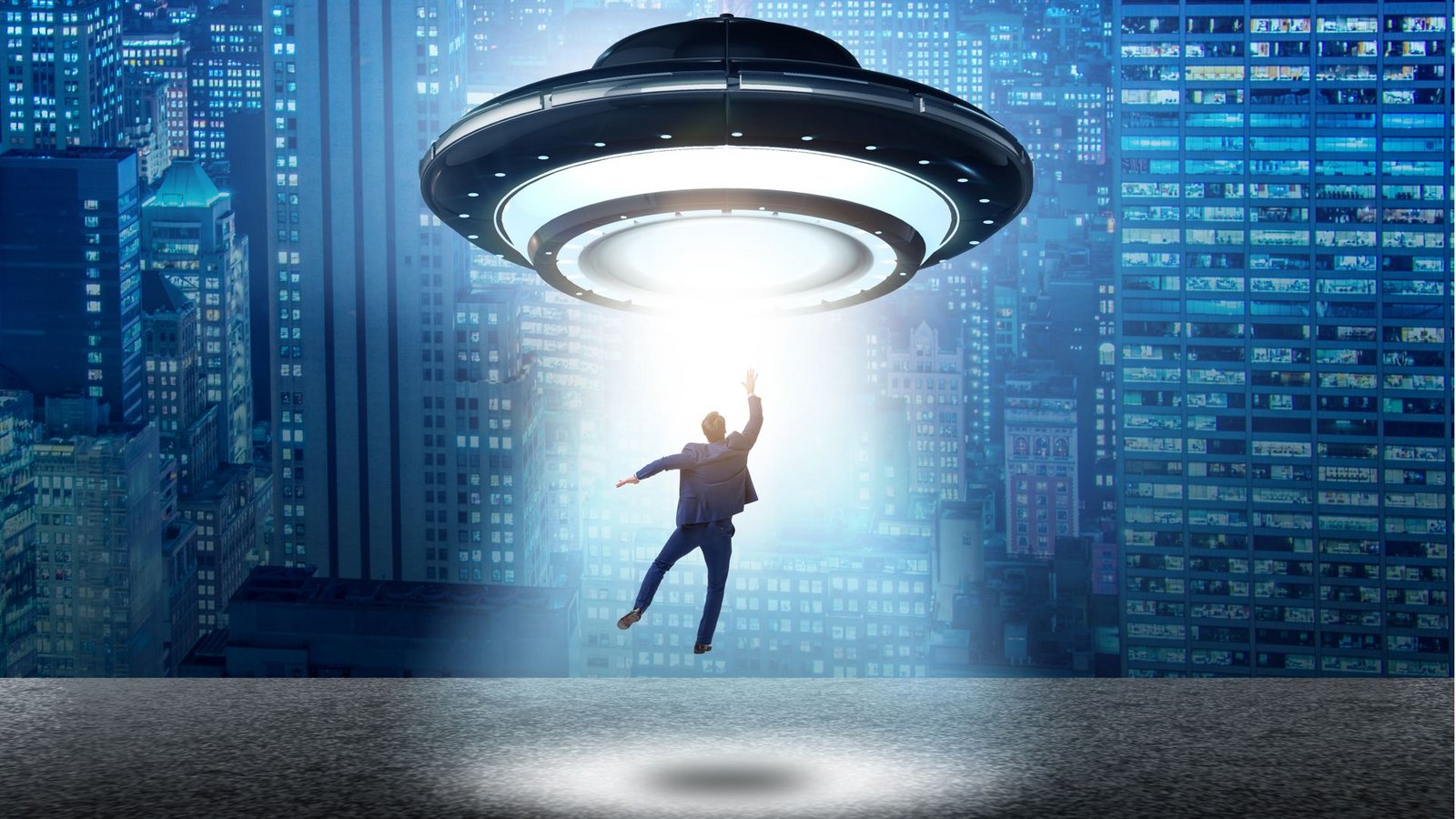 Könnte es im Fall der verschwundenen Forscher auch so gewesen sein? Ein UFO entführt in dieser Animation einen Mann per Schwerkraftstahl.Foto: Imago/ingimage