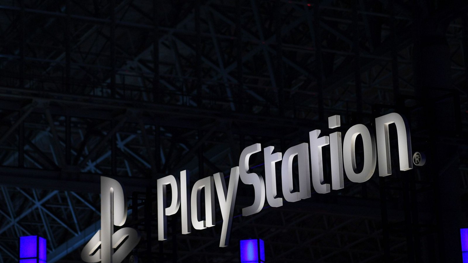 Die Spielekonsole PS5 wird ab sofort deutlich mehr kosten. (Symbolfoto)Foto: AFP/CHARLY TRIBALLEAU