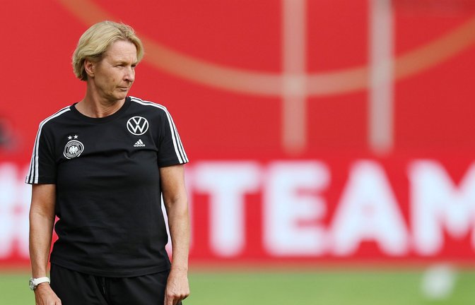 Die Bundestrainerin Voss-Tecklenburg hat  beim Frauen-Nationalteam keinen Rückhalt mehr: Die Spielerinnen sind auf Distanz.<span class='image-autor'>Foto: WITTERS/JoergHalisch</span>