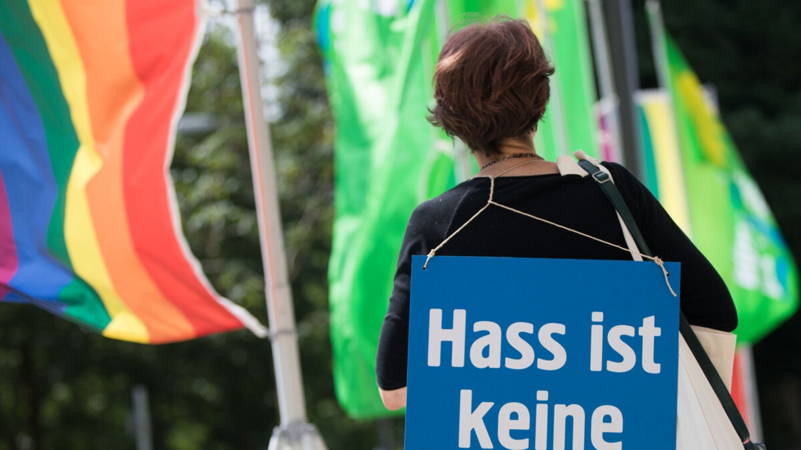 Die Landesregierung macht sich seit einigen Jahren gegen Hass und Hetze im Netz stark.Foto: dpa/Frank Rumpenhorst